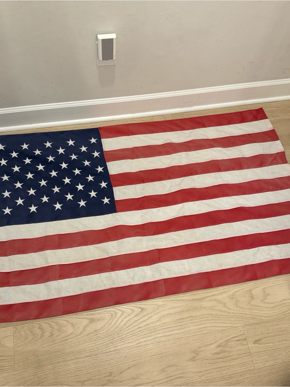 Valley Forge Duratex USA Flag 33x60 Embroidered Stars Sewn Stripes Nylon Made US